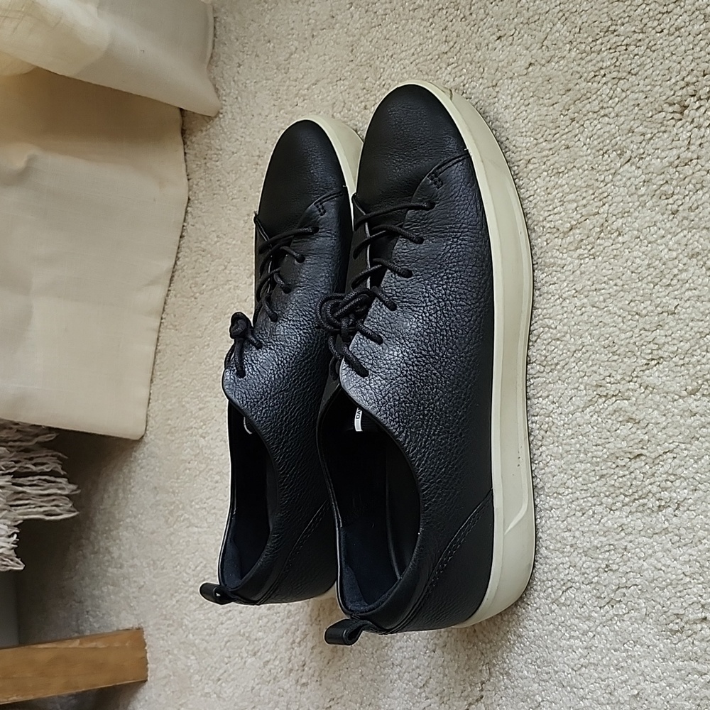 Ecco Sneakers